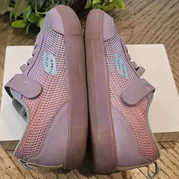 Skechers Pink Light-Up Sneakers with LED Soles Size 1 - Picture 4 of 9